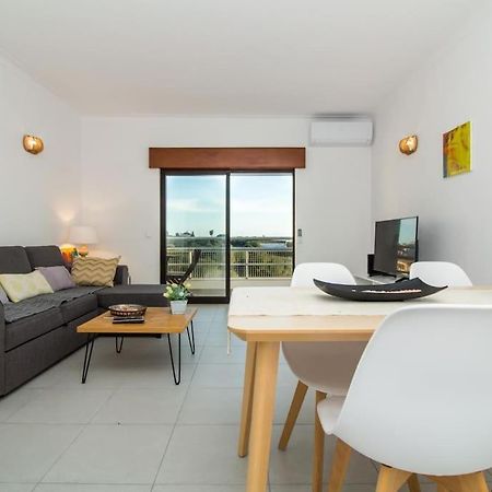 Central Apartment - Pool And Sea View & Albufeira Center المظهر الخارجي الصورة