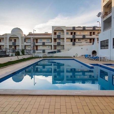 Central Apartment - Pool And Sea View & Albufeira Center المظهر الخارجي الصورة