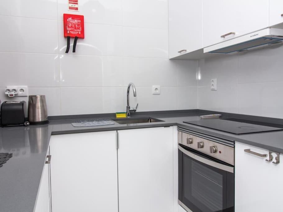 Central Apartment - Pool And Sea View & Albufeira Center المظهر الخارجي الصورة