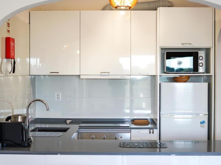 Central Apartment - Pool And Sea View & Albufeira Center المظهر الخارجي الصورة
