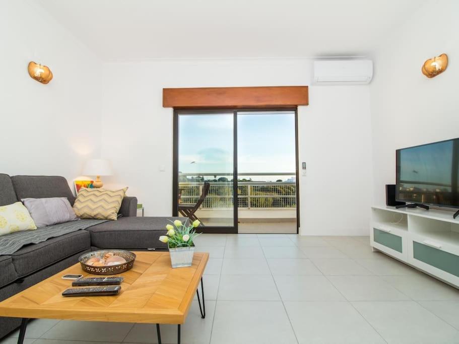 Central Apartment - Pool And Sea View & Albufeira Center المظهر الخارجي الصورة